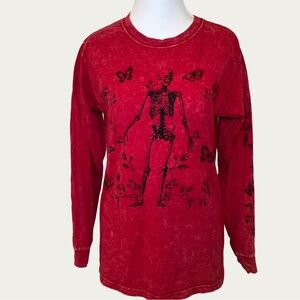 Chemistry Women’s Red Distressed Graphic Skull Butterfly Long Sleeve Top Size Sm